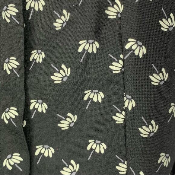 COLOR BLOCK Peter Pan Collar Women Top Color Black with White Daisy prin… - Picture 9 of 9